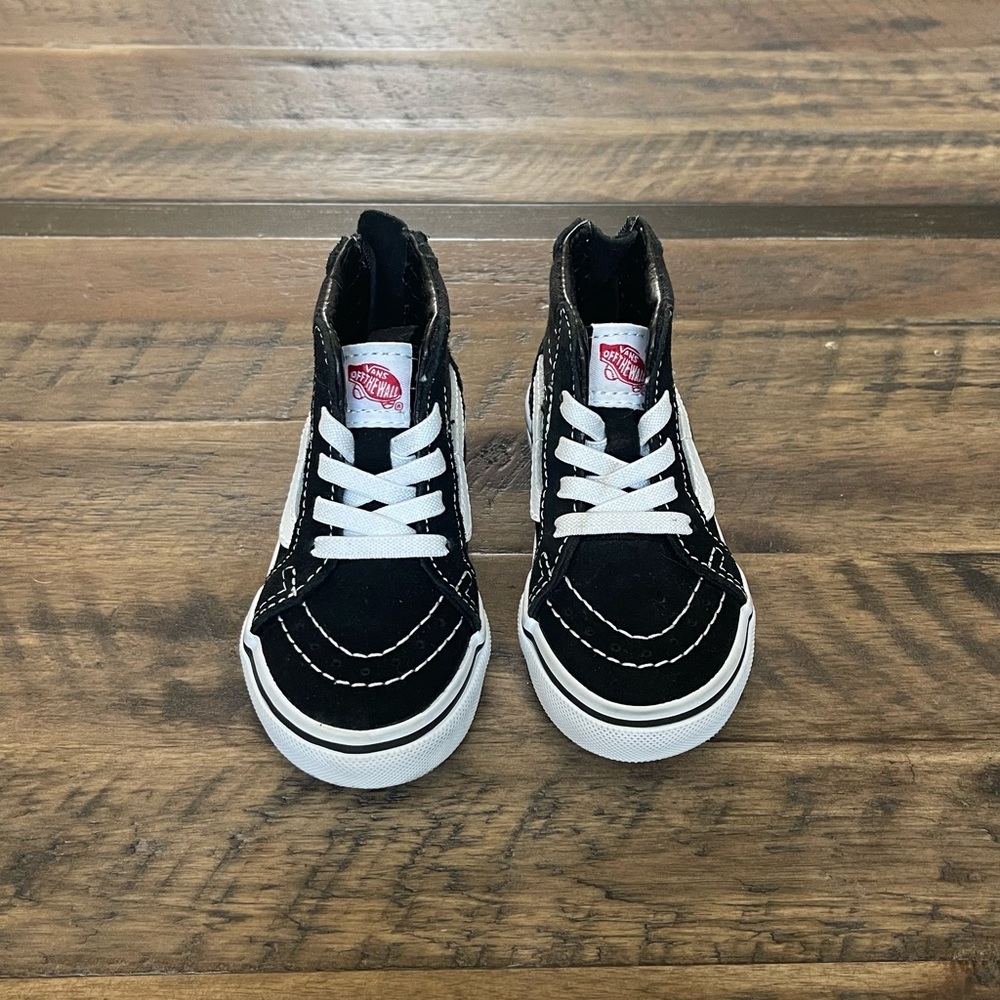 COPY - Vans toddler SK8-HI Zip shoe. Size 5C.